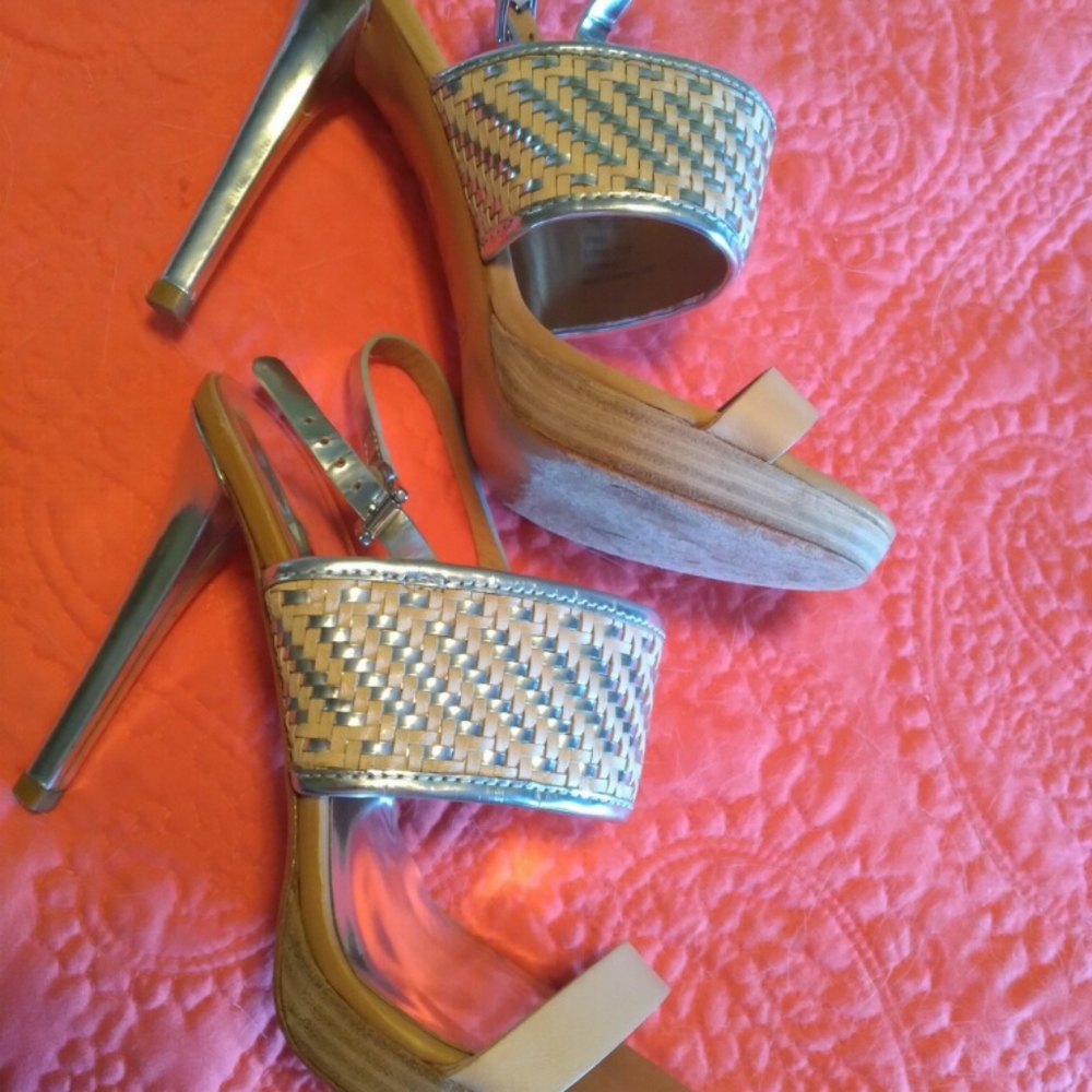 Shoes - Picture 5 of 8